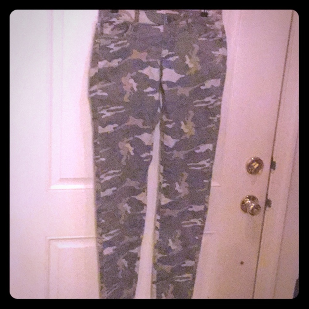 Hybrid Camouflage Jeans🛍